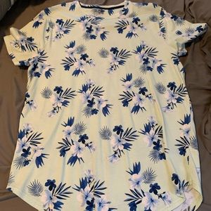 Holister curved hem t shirt